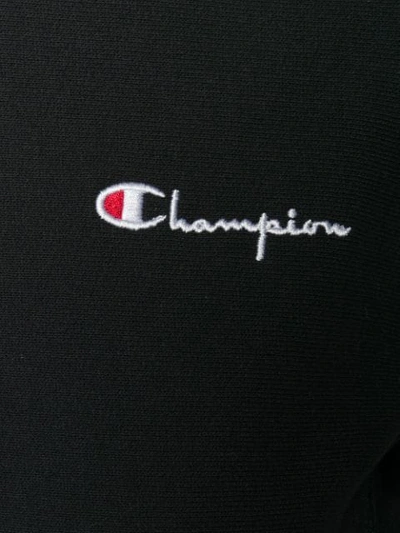 CHAMPION EMBROIDERED LOGO HOODIE - 黑色