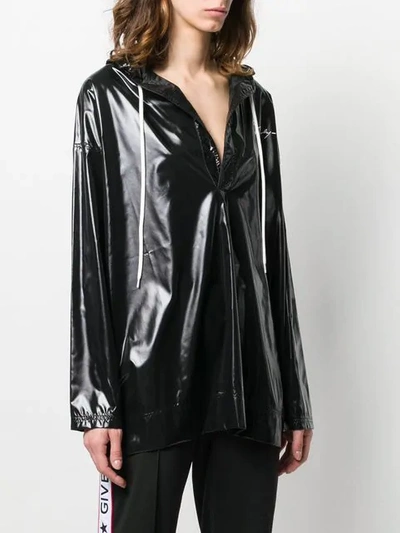 GIVENCHY OVERSIZED HIGH-SHINE HOODED TOP - 黑色