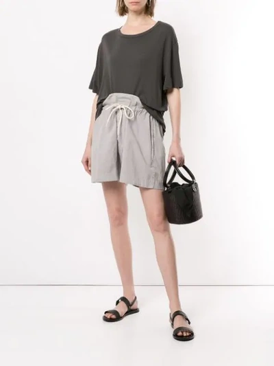 Shop Bassike T-shirt Im Oversized-look - Grau In Grey