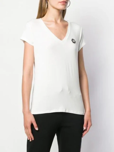 Shop Philipp Plein T-shirt Mit Logo-schild In 1 White