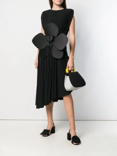Shop Robert Wun Kleid Mit Blume In Black
