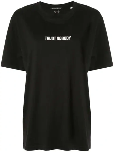 Shop Boyarovskaya Trust Nobody T-shirt In Black