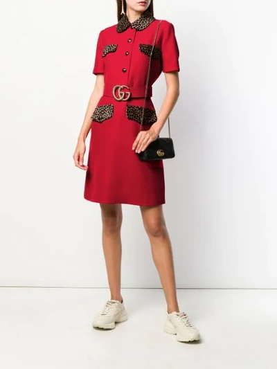 Shop Gucci Kleid Mit Gg-gürtel - Rot In Red