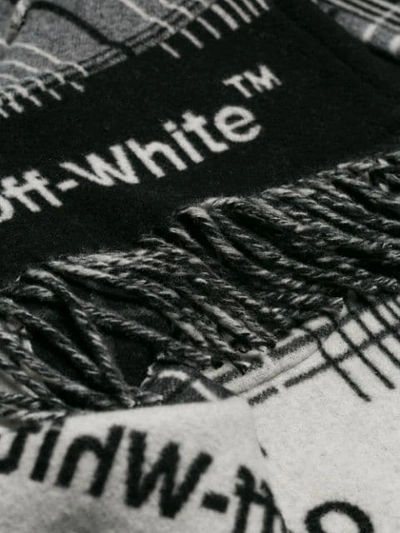 Shop Off-white Mantel Mit Fransensaum - Schwarz In Black