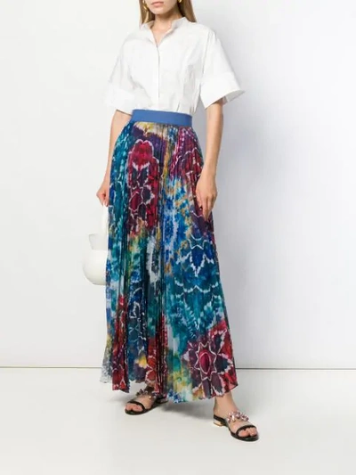 Shop Alice And Olivia Kaleidoscope Pleated Maxi Skirt In Blue