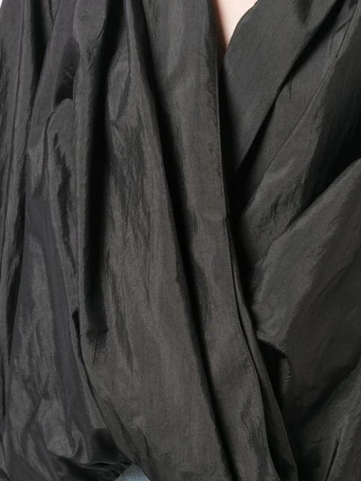 Shop Rosie Assoulin Kastige Wickelbluse - Schwarz In Black