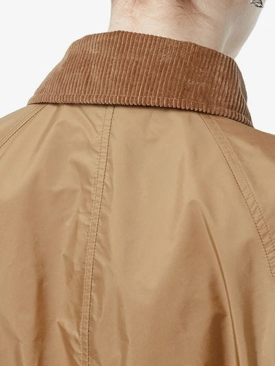 Shop Burberry Parka Mit Abnehmbarer Kapuze In Honey