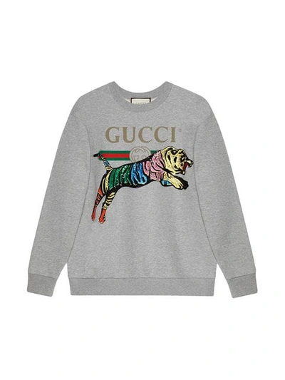 Shop Gucci Oversized-sweatshirt Mit Tigermuster In Grey