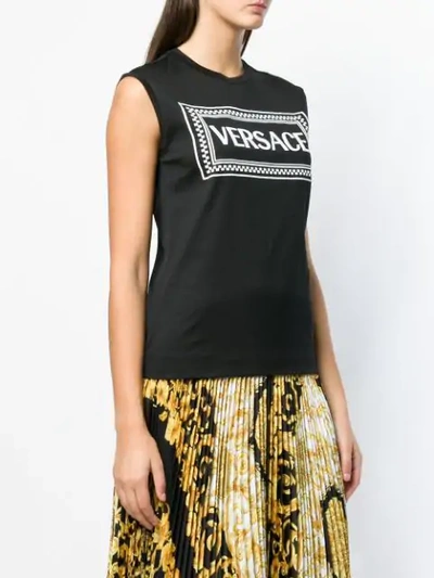 VERSACE LOGO EMBROIDERED TANK TOP - 黑色