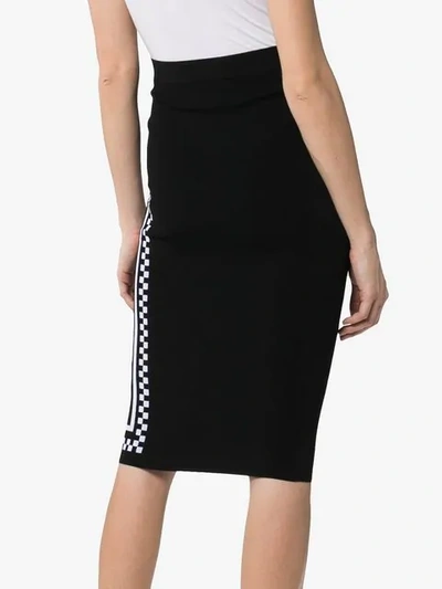 VERSACE HIGH-WAISTED LOGO PRINT FITTED MIDI SKIRT - 黑色