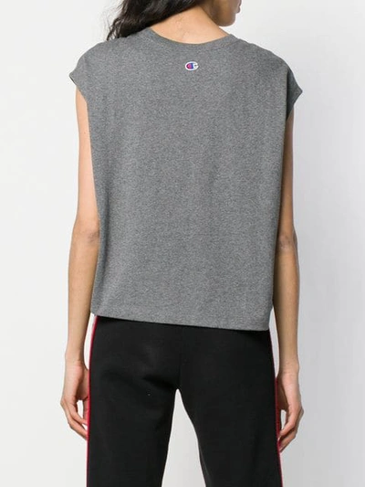 Shop Champion Sweatshirt Im Oversized-look - Grau In Grey