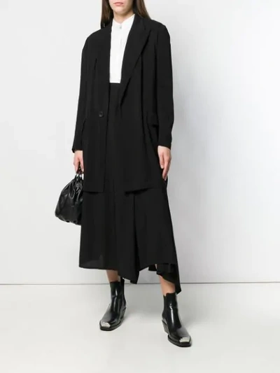 Shop Yohji Yamamoto Mantel Im Layering-look - Schwarz In Black