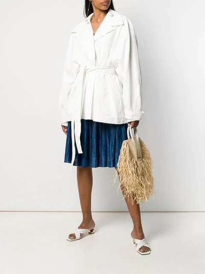 JACQUEMUS OVERSIZED WRAP BELTED COAT - 白色