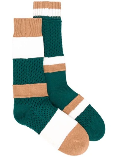 Shop Sacai Gestreifte Socken - Grün In Green