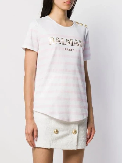 Shop Balmain X Julian Fashion T-shirt Mit Logo - Weiss In White