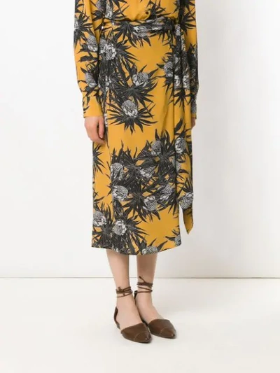 Shop Andrea Marques Silk Midi Skirt In Xilo Flor Amarelo