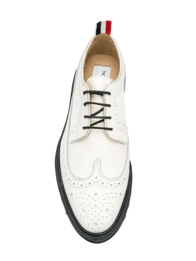 THOM BROWNE 经典卵石纹螺纹橡胶鞋底长翼布洛克鞋 - 白色