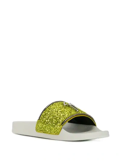 Shop Giuseppe Zanotti Pantoletten Im Glitter-look - Gelb In Yellow