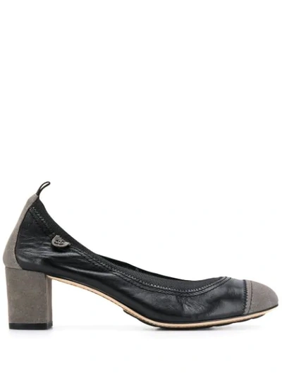 Pre-owned Chanel 2000s Contrasting Toe Pumps In Black