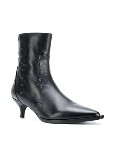 pointed heel boots