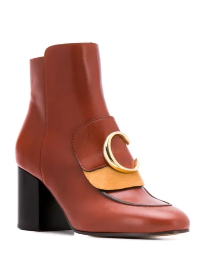 CHLOÉ HEELED C-LOGO BOOTS - 棕色