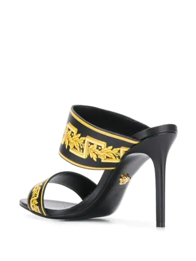 VERSACE BAROCCO PRINT SANDALS - 黄色