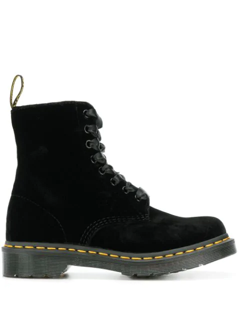 dr martens velvet pascal