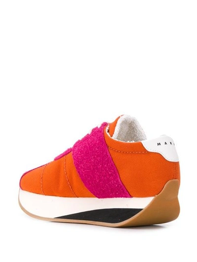 Shop Marni Flatform-sneakers - Orange