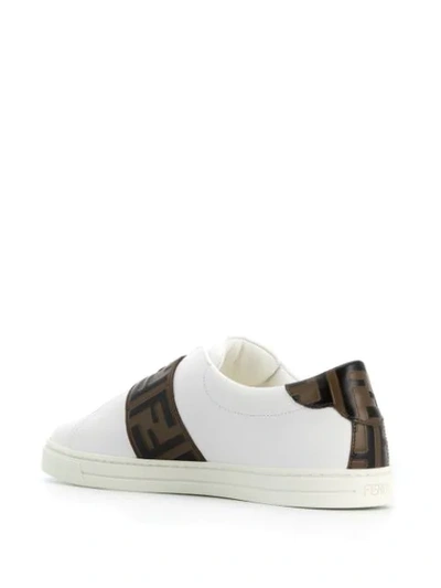 FENDI BUCKLED FF LOGO SNEAKERS - 白色