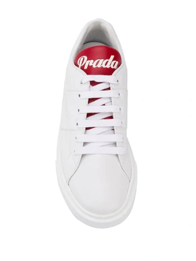 PRADA LOW-TOP LOGO SNEAKERS - 白色