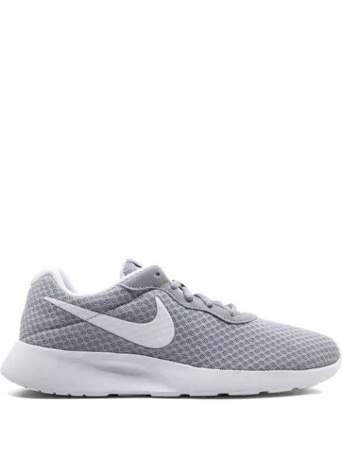 nike women's tanjun casual sneakers