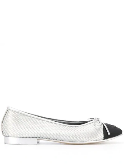 Pre-owned Chanel 2010s Contrasting Cap Toe Ballerinas In Silver