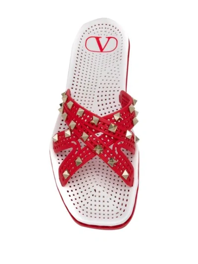 Shop Valentino Garavani 'rockstud' Sandalen In Red