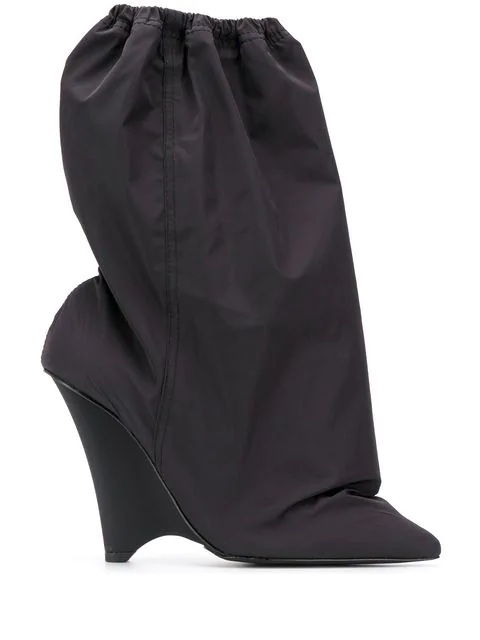 yeezy boots black
