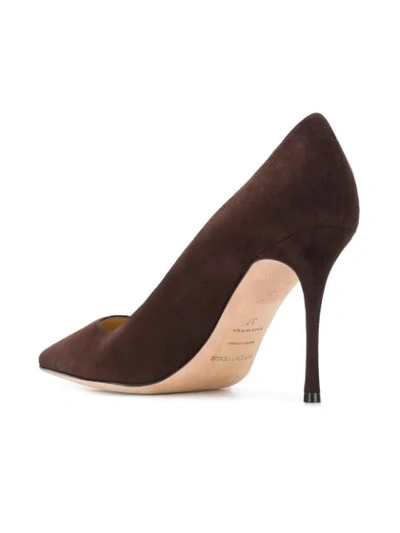 pointed toe pumps 