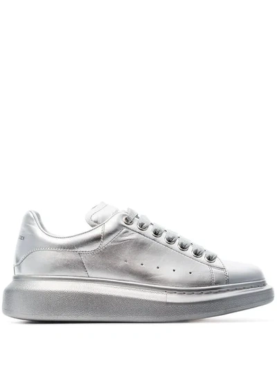 ALEXANDER MCQUEEN METALLIC SILVER CHUNKY LOW-TOP LEATHER SNEAKERS - 银色