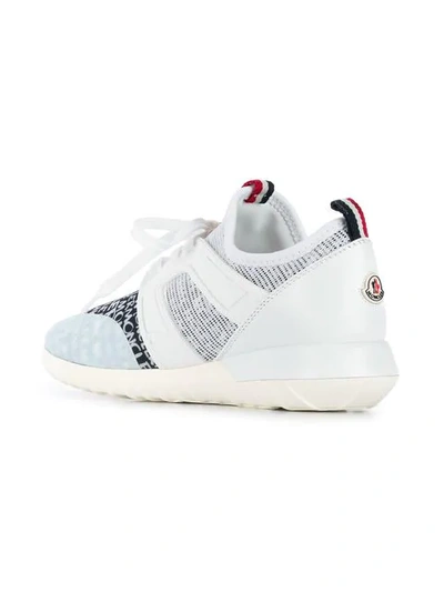 MONCLER LOGO PRINT SNEAKERS - 白色