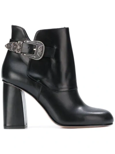 side buckle embellished boots