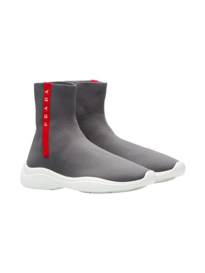 Shop Prada Klassische High-top-sneakers - Grau In Grey