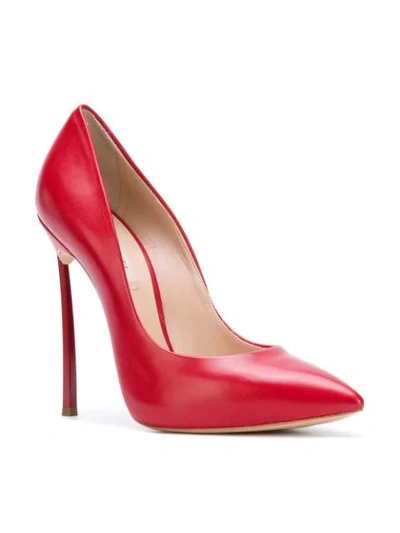 classic pointed pumps