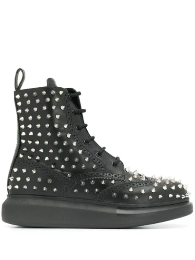 ALEXANDER MCQUEEN SPIKE STUDDED LACE-UP BOOTS - 黑色