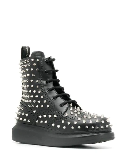 ALEXANDER MCQUEEN SPIKE STUDDED LACE-UP BOOTS - 黑色