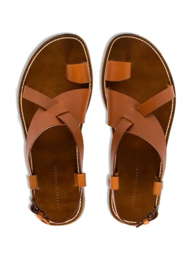 BOTTEGA VENETA CROSS-OVER STRAP SANDALS - 棕色