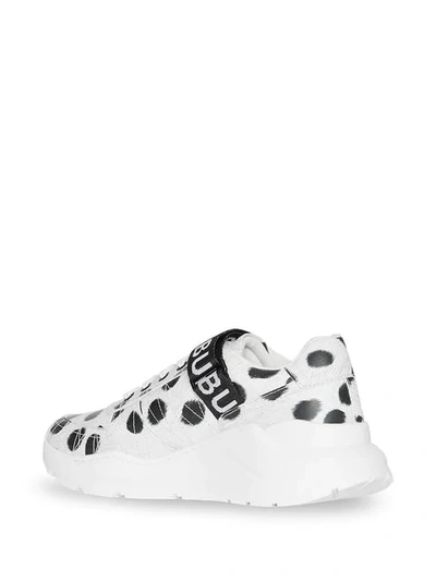 Shop Burberry Sneakers Mit Animal-print In Off White Cheetah