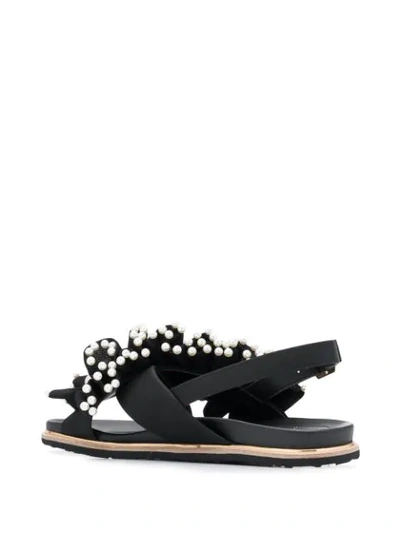 SUECOMMA BONNIE PEARL ORNAMENTS RUFFLE SANDALS - 黑色