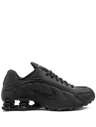 NIKE SHOX R4 SNEAKERS - 黑色