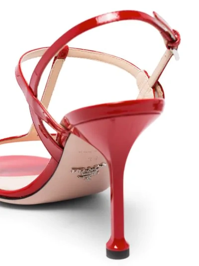 PRADA RED 90MM T BAR BUTTON PATENT LEATHER SANDALS - 红色