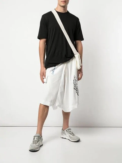 Shop Bernhard Willhelm Joggingshorts Im Oversized-design In White