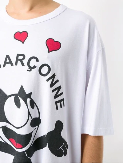 Shop À La Garçonne X Hering 'felix Corações' T-shirt In White