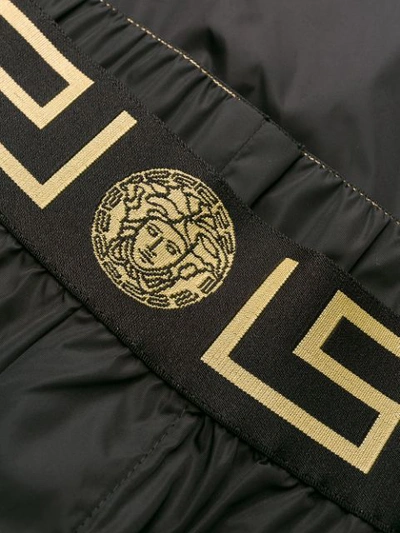 VERSACE ELASTICATED LOGO TRACK TROUSERS - 黑色